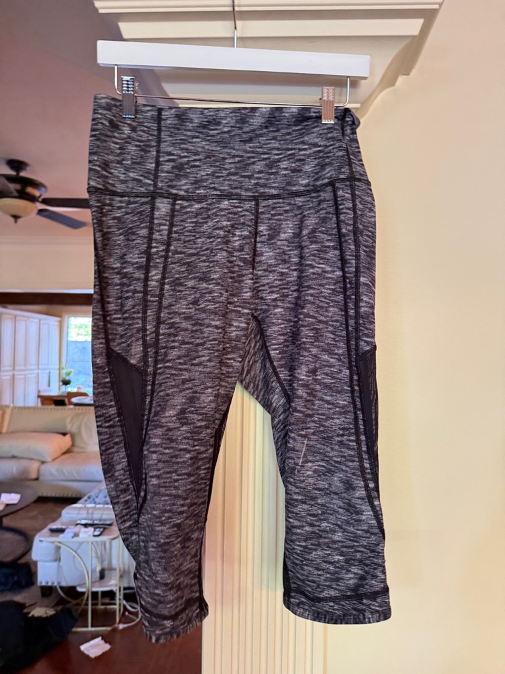 lululemon athletica Women's Black Heathered Cropped Leggings